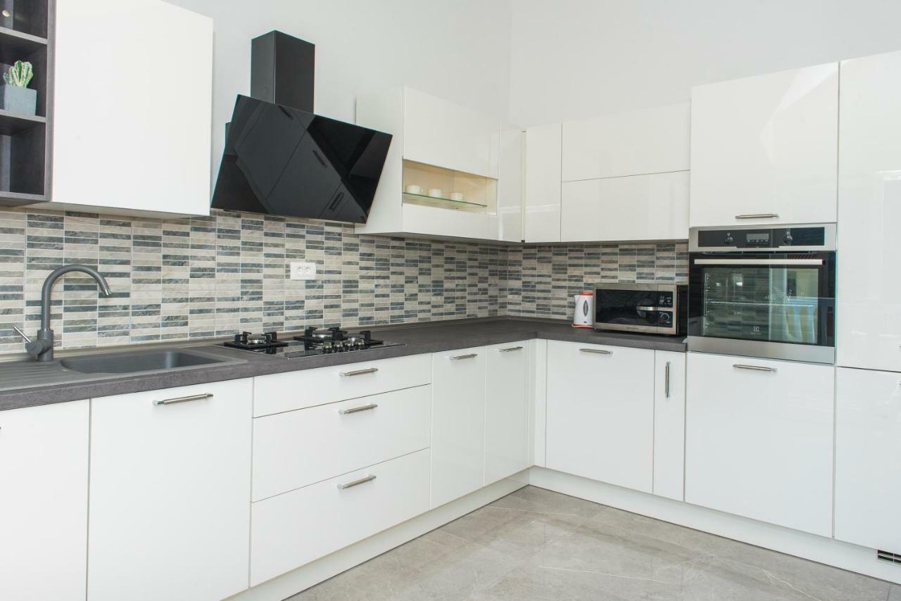 Apartman Franko Apartment Grebastica Exterior photo